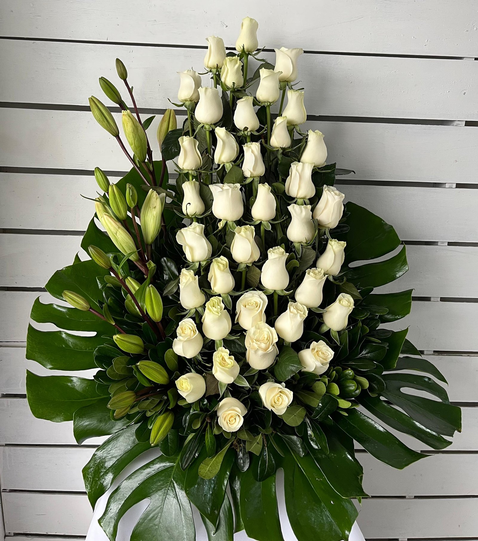Arreglo 36 Rosas Blancas y Lilys
